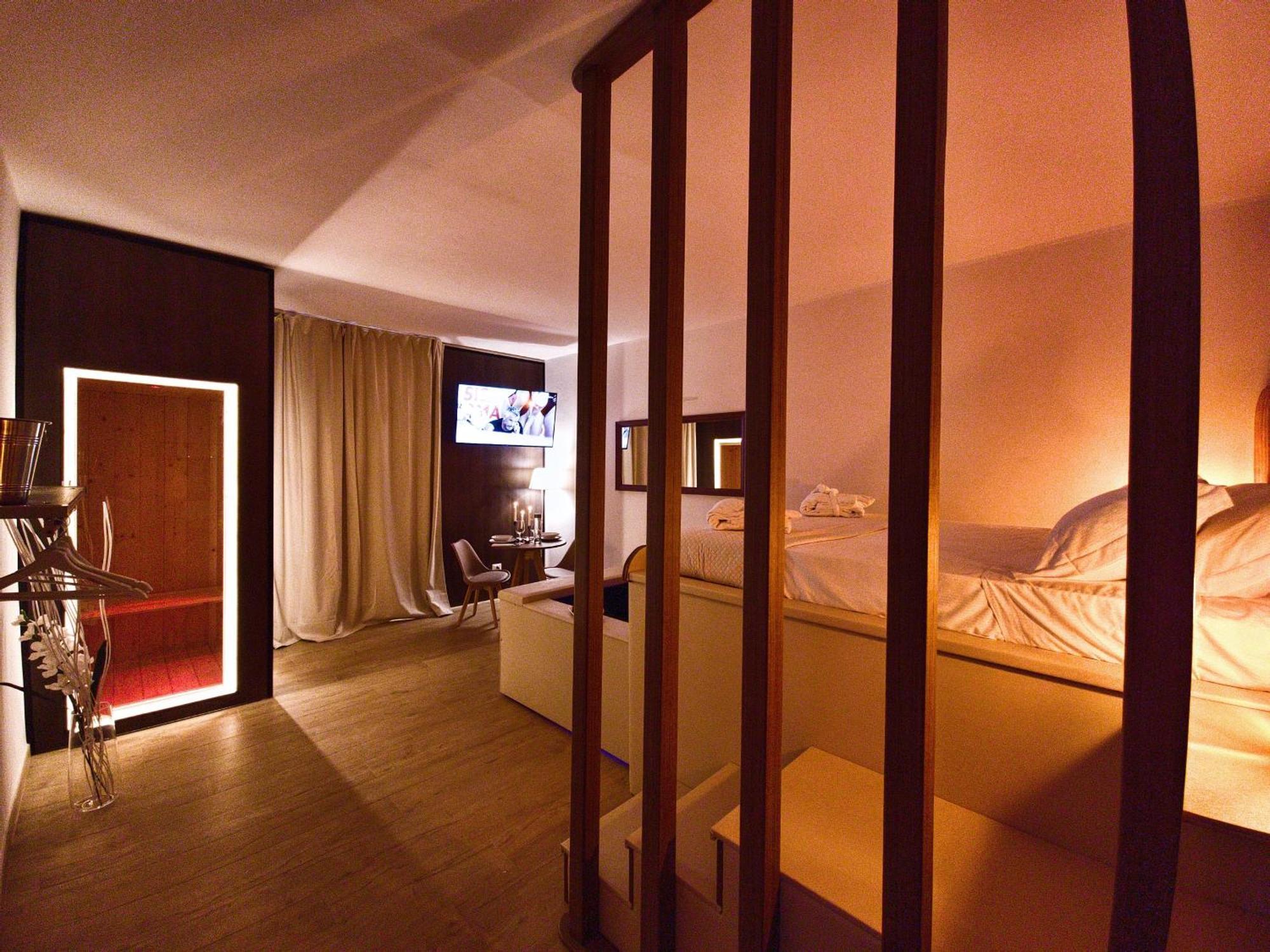 Alma Suites - Il Nido D'Amore Ливорно Экстерьер фото